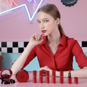 沃颜新品广告拍摄，邀请国际名模助阵